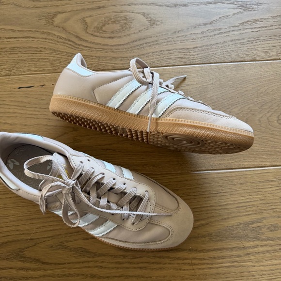 Adidas Samba Beige Sneakers with White Stripes - Picture 3 of 7